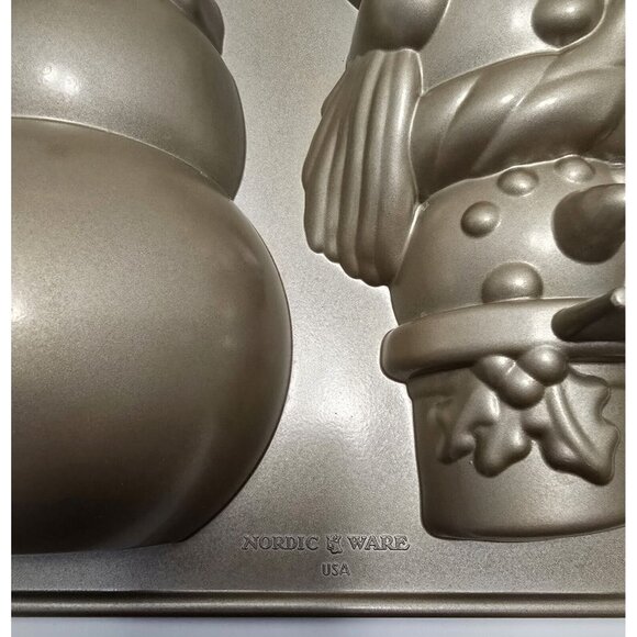 Nordic Ware 13 X 12" Snowman 3D Cake Mold Pan 10 Cups 2.6 Liters Williams Sonoma - Picture 4 of 9